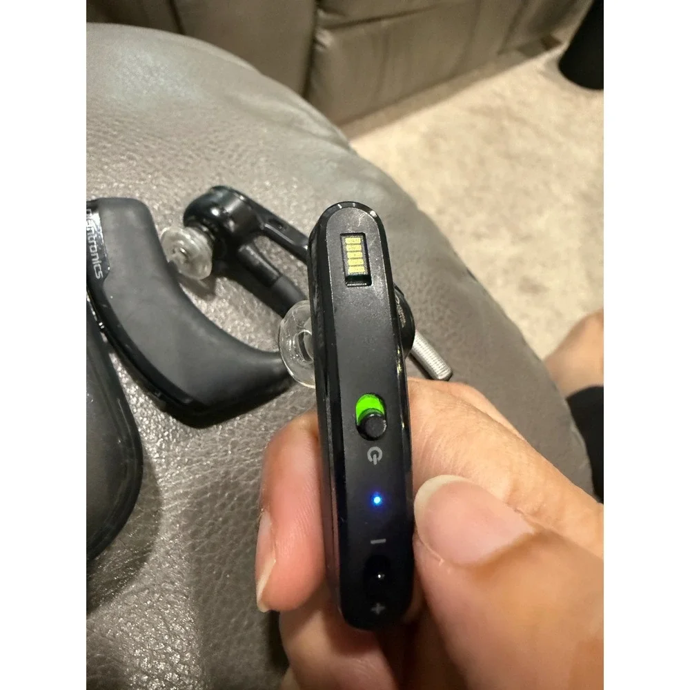 Plantronics Voyager Legend Bluetooth 2 Headset Bundle with Charging Case Black